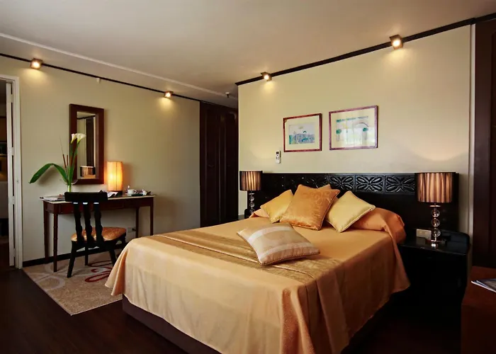 Manila Manor Hotel