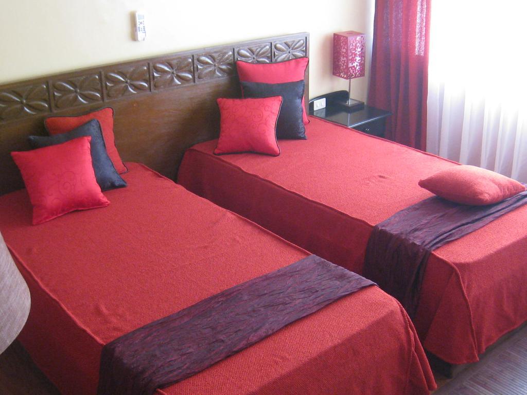 Manor Hotel